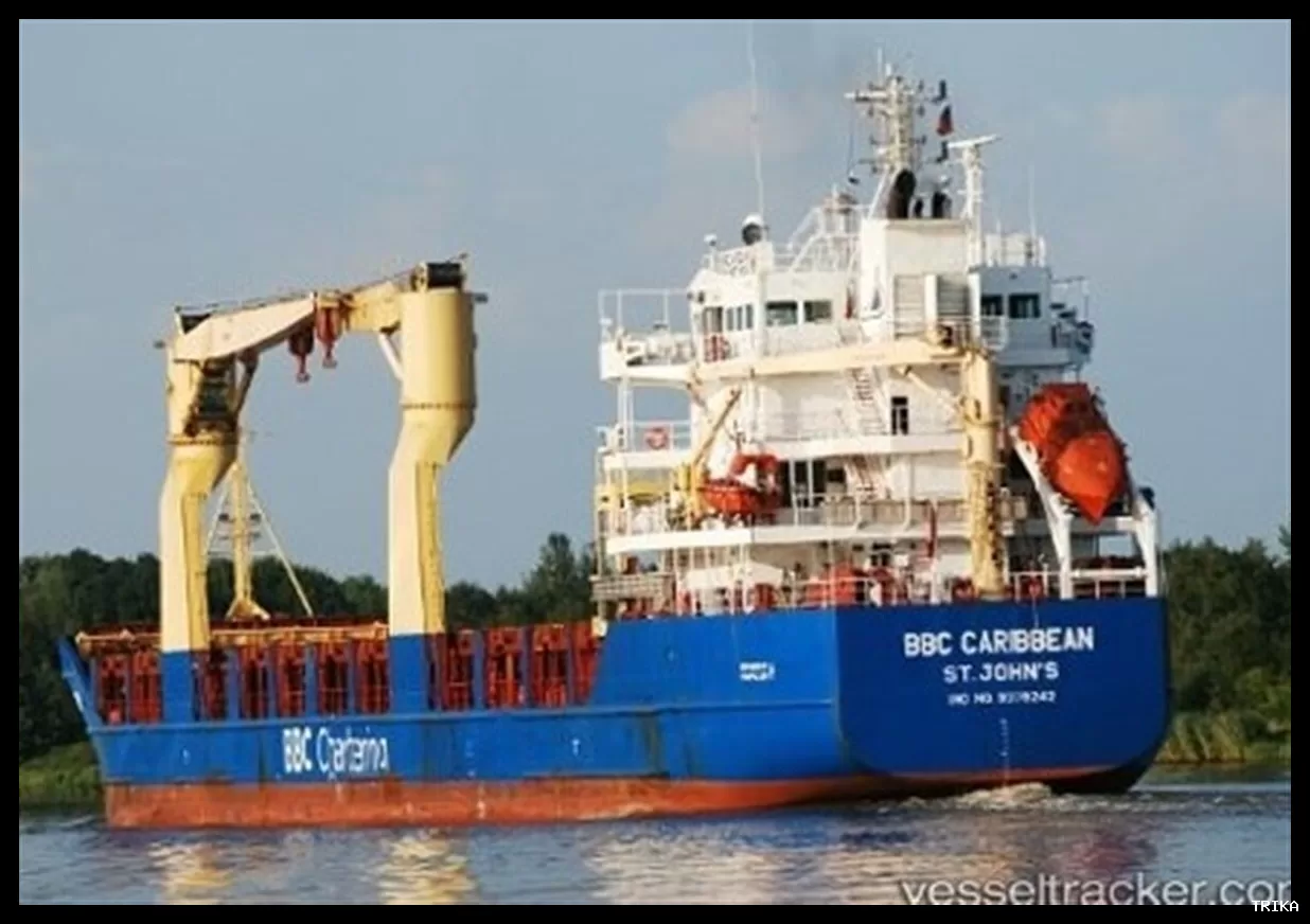 انجمن کشتیرانی: توقف حرکت کشتی‌ها به بنادر ایران صحت ندارد