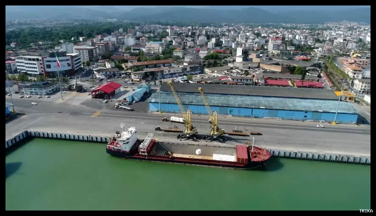 افزایش تخلیه فرآورده‌های نفتی در بنادر نوشهر و فریدونکنار