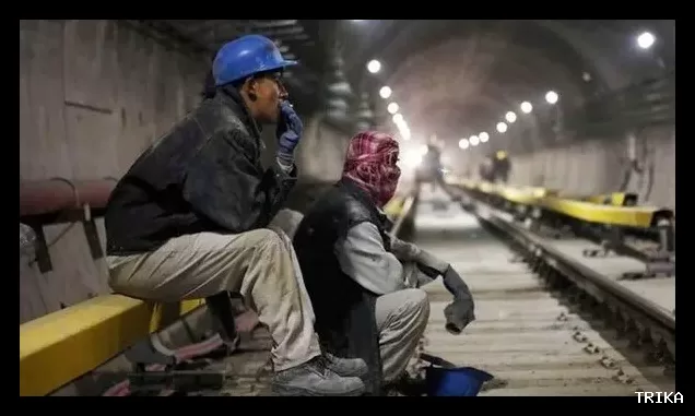 وزیر کار: تا شهریور تغییری در دستمزد کارگران نخواهیم داشت، ۲۹۰ هزار نفر برای بیمه بیکاری ثبت‌نام کردند